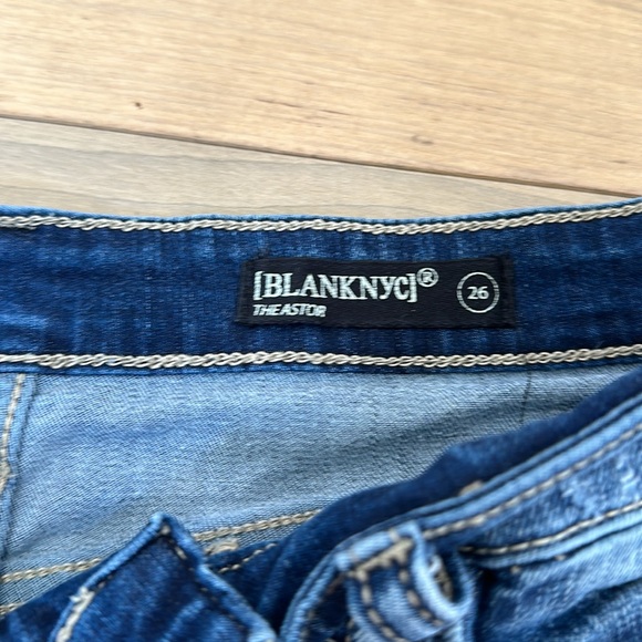 Blank NYC The Astor Cut-Off Short - Picture 3 of 4